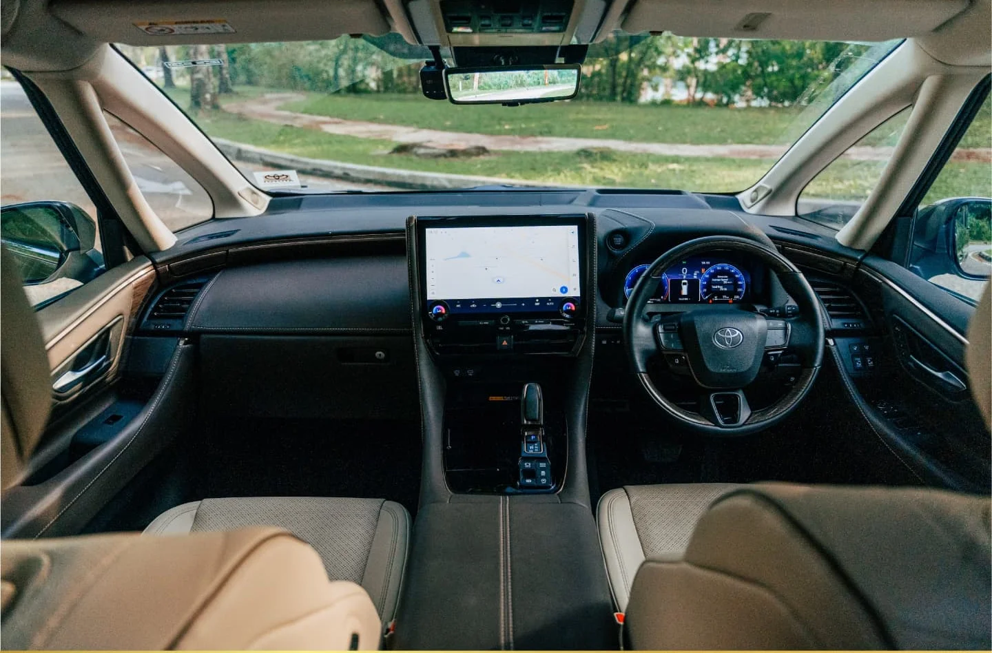 how much is rental for a toyota alphard executive lounge
